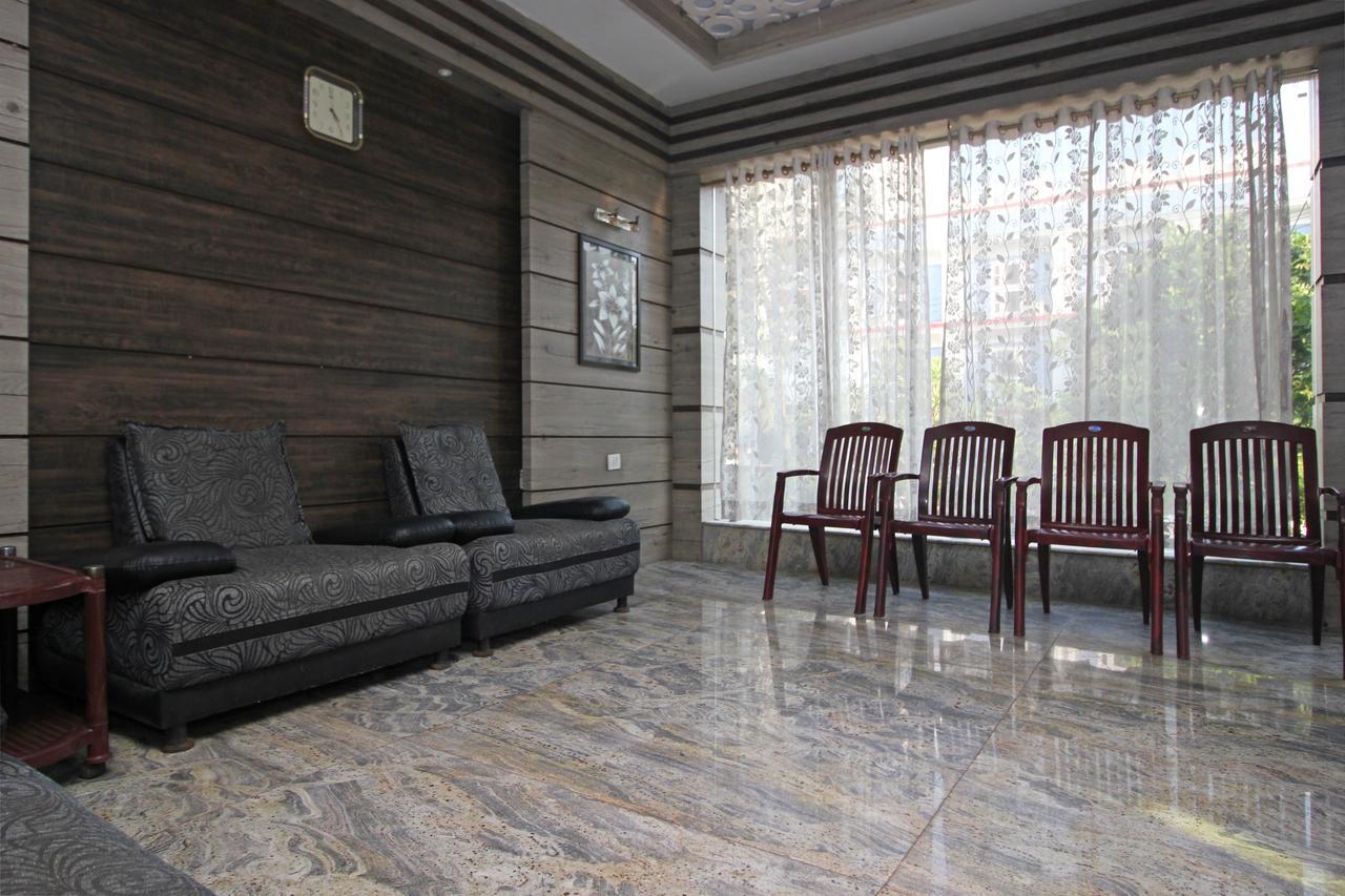 Oyo 7680 Park Lagoon Hotel Puri Exterior foto